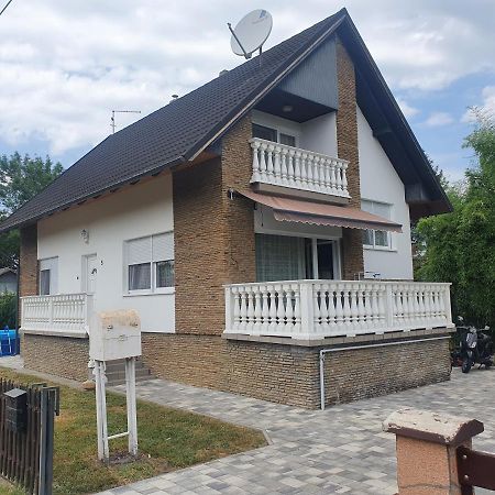 فيلا Wolf Vendeghaz Balatonkeresztúr المظهر الخارجي الصورة